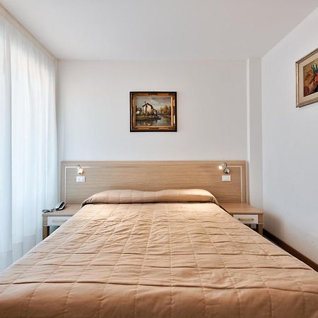 Hotel Meuble Zenith Lignano Sabbiadoro Exteriér fotografie
